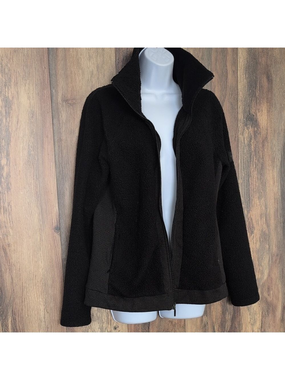 The North Face Women's Black Teddy Jacket M D453